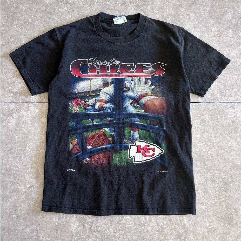 90s Vintage Kansas City Chiefs POV Black T Shirt Size M